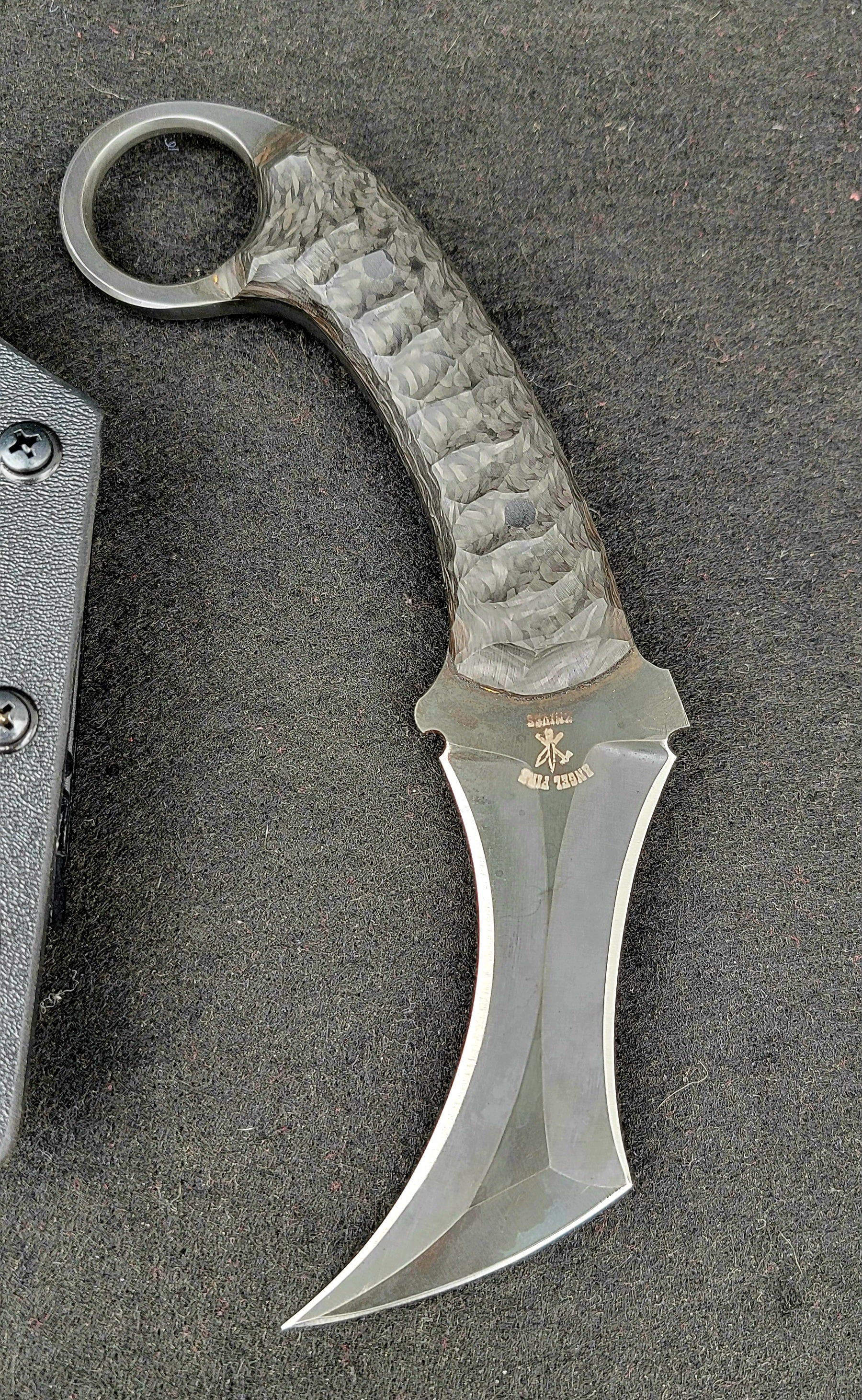 Angel fire Hellian Karambit - Image 3