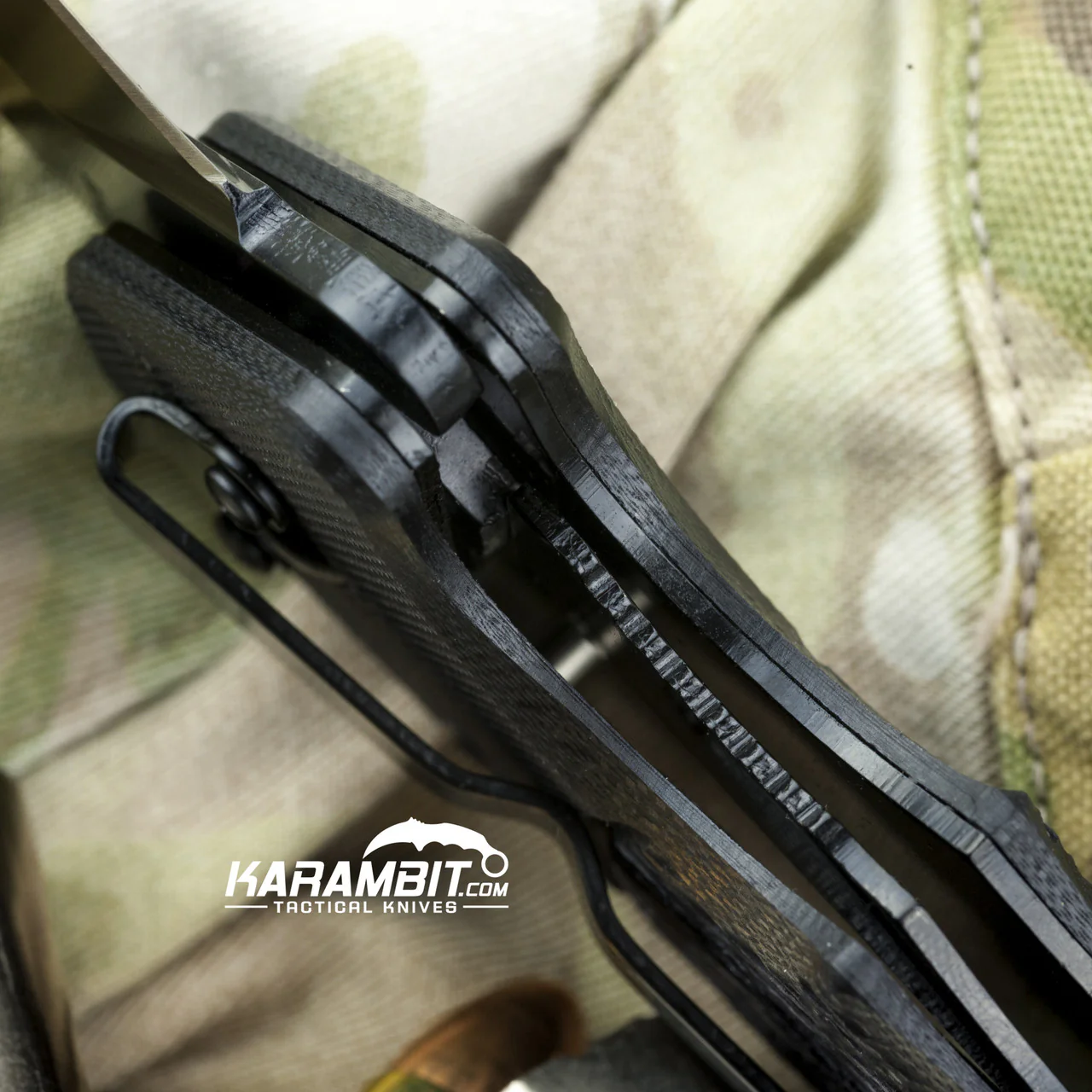 Schrade Folding Karambit - Image 8